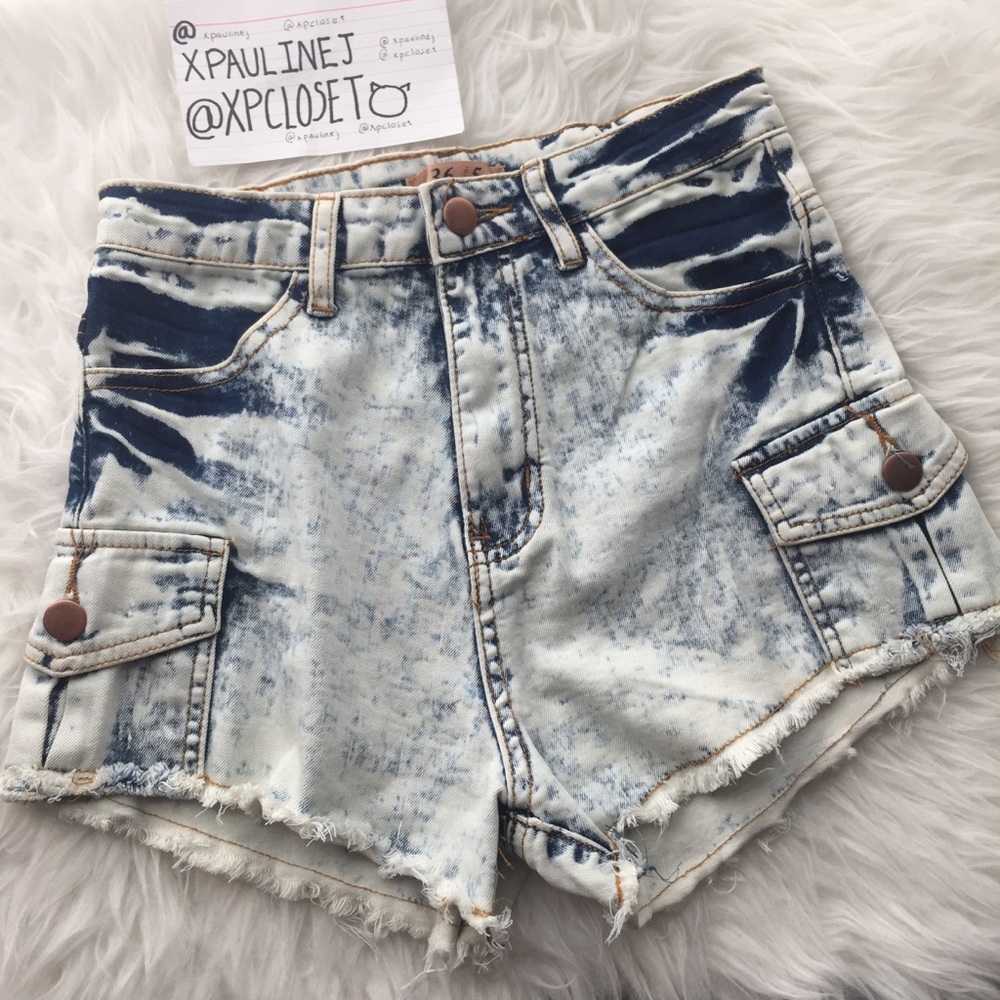 High waisted acid wash bleach cut off denim shorts